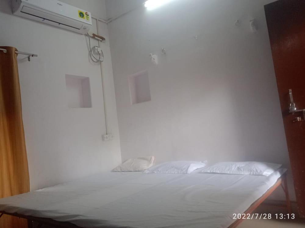 Hotel Shri Swami Sheetal Das Akhada B1-88 Assi , Near Pushkar Talab,Varanasi, Ashram Dharmshala Extérieur photo