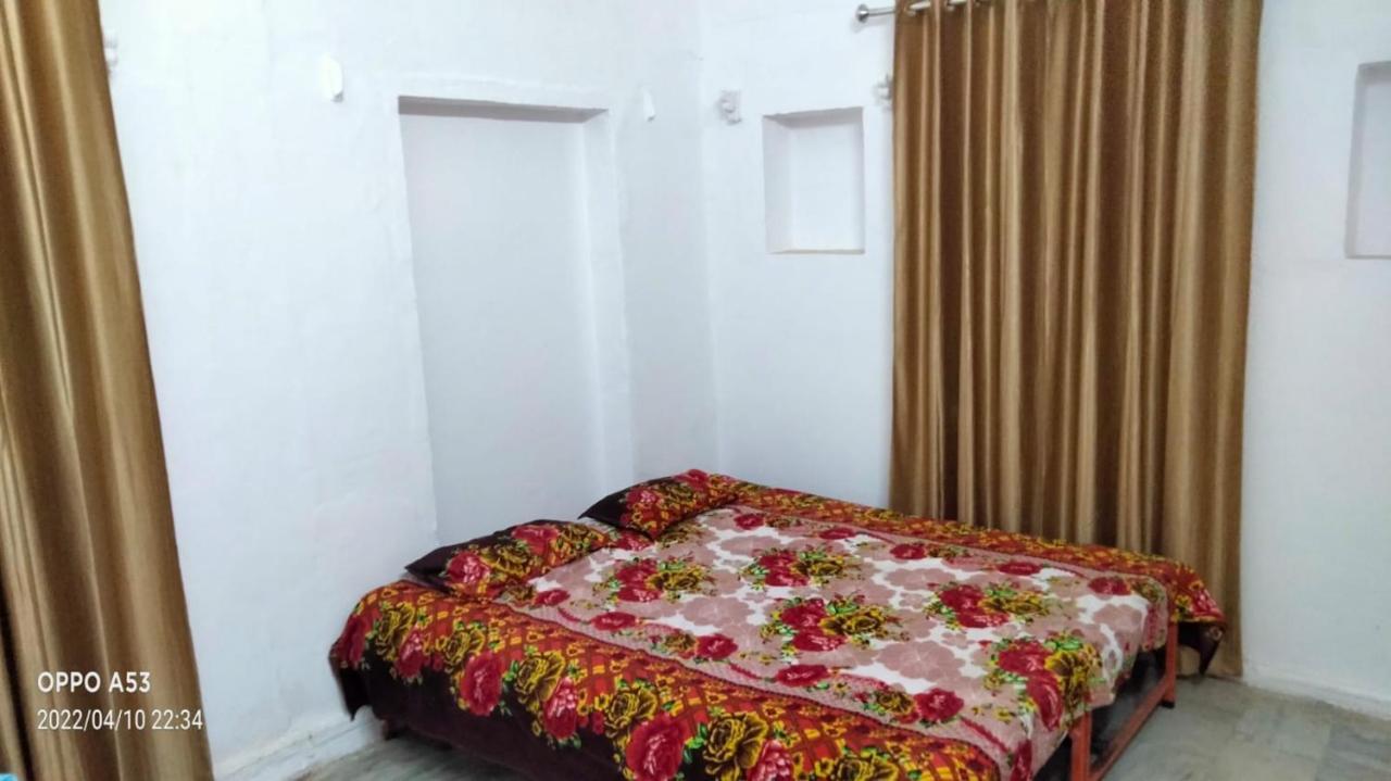 Hotel Shri Swami Sheetal Das Akhada B1-88 Assi , Near Pushkar Talab,Varanasi, Ashram Dharmshala Extérieur photo