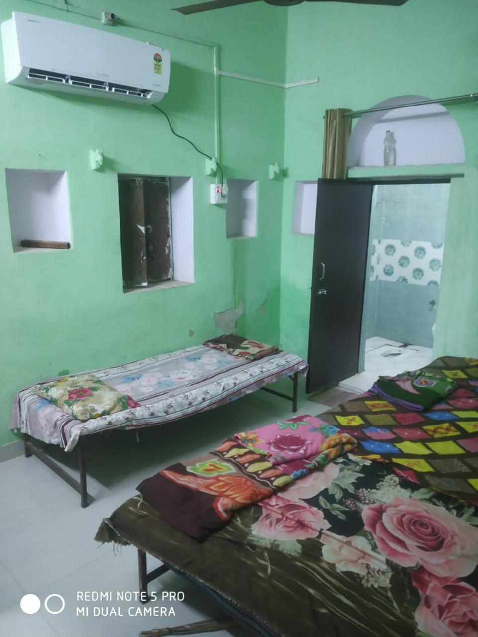 Hotel Shri Swami Sheetal Das Akhada B1-88 Assi , Near Pushkar Talab,Varanasi, Ashram Dharmshala Extérieur photo